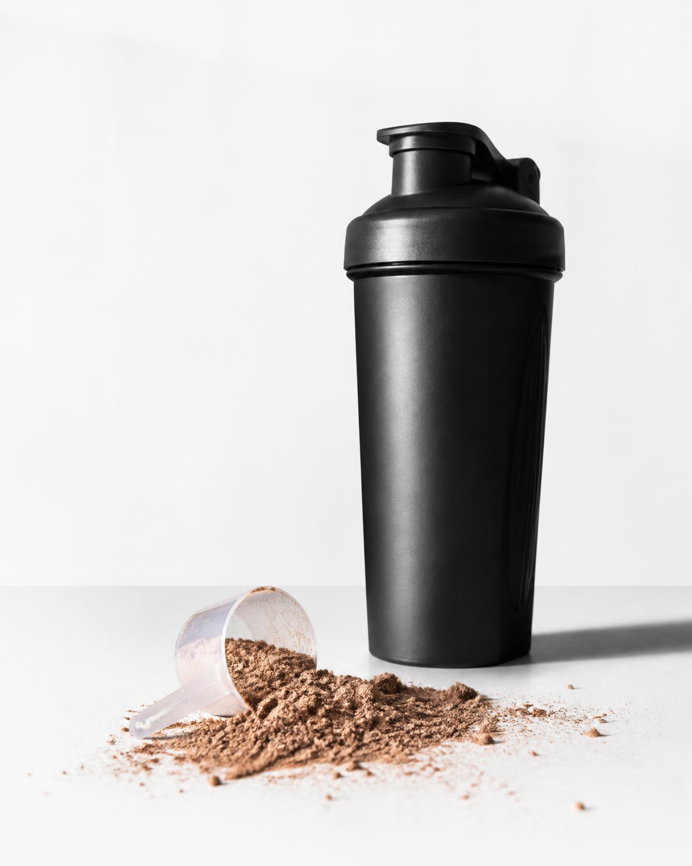 Sports nutrition shaker and protein powder used in sports nutrition product development